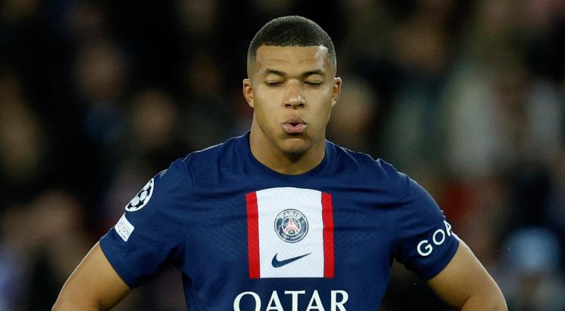 Paris Saint Germain, devre arasında takımdan ayrılacağı iddia edilen Kylian Mbappe hakkında resmi açıklama yayımladı.